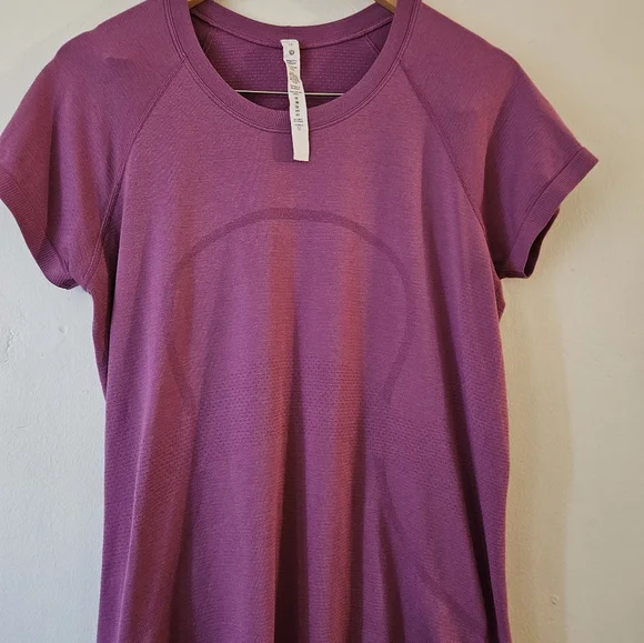 Lululemon Swiftly Tech SS 2.0 Size 12 Purple Shirt - Picture 5 of 5
